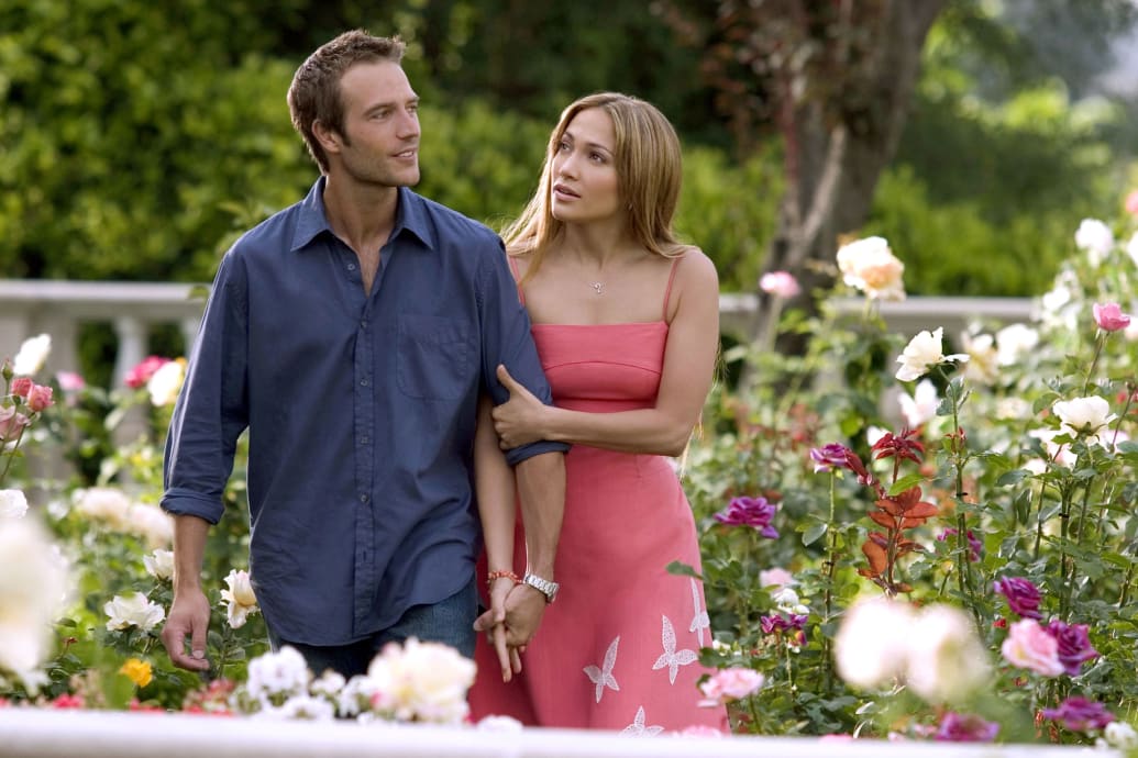 Michael Vartan and Jennifer Lopez walk together in a still from in 'Monster in Law'