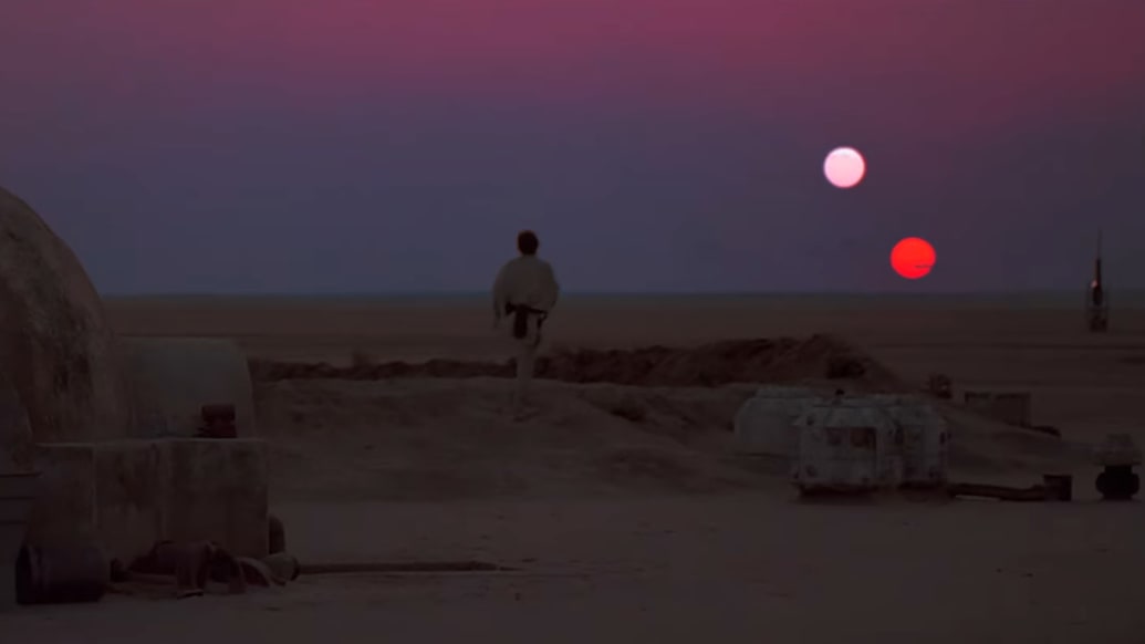 Photo still of Luke looks at the binary sunset in A New Hope